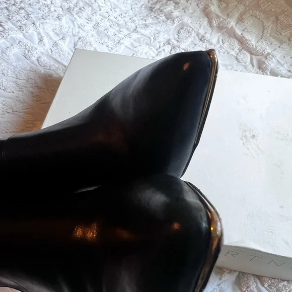 Tory Burch Leather Boots Size 6 - Picture 5 of 12